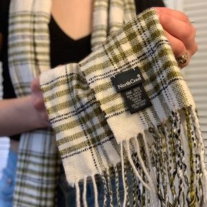 💚 green scarf  💚